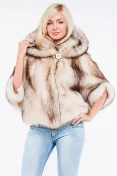 Шуба из енота с капюшоном