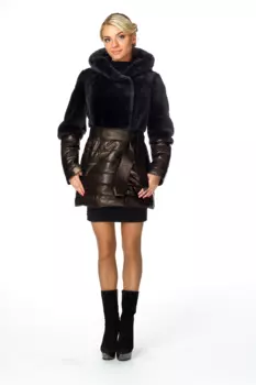 Шуба из мутона с капюшоном