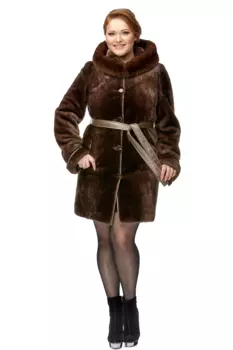 Шуба из мутона с капюшоном, отделка норка