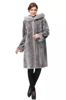 Шуба из мутона с капюшоном, отделка норка и каракуль