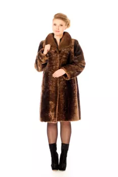 Шуба из мутона с воротником, отделка норка