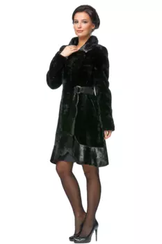 Шуба из мутона с воротником, отделка норка