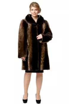 Шуба из мутона с воротником, отделка норка