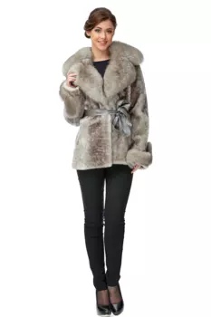 Шуба из мутона с воротником, отделка песец