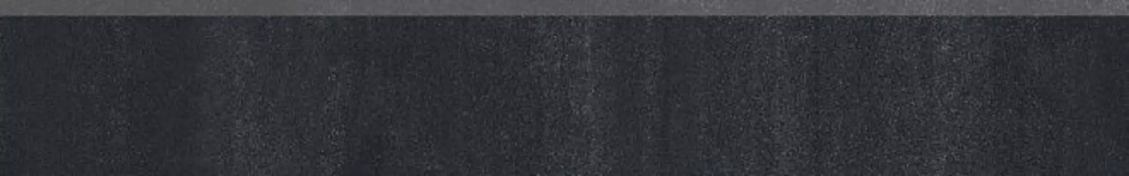 Плинтус Про Дабл черный обрезной 9,5х60