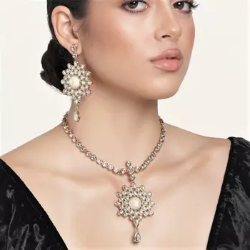 Estele - Antique Gold Plated Traditional Kundan Necklace Set for Women