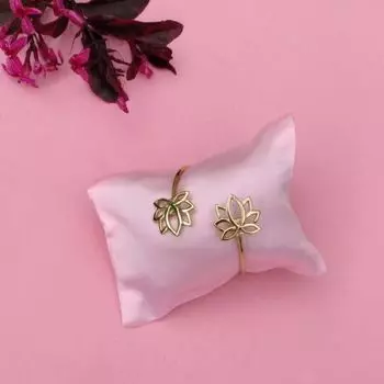 Estele Gold Plated Antique Floret Lotus Bracelet for Women