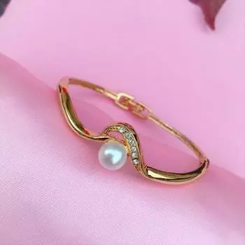 Estele Gold Plated Pearl Bracelet for women