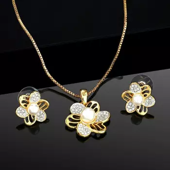 Estele Mess Design Gold Plated with Pearls Pendant Set for Women / Girls