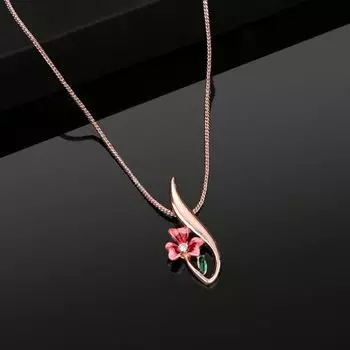 Estele Rose Gold Plated Floral Shaped Pendant for Women