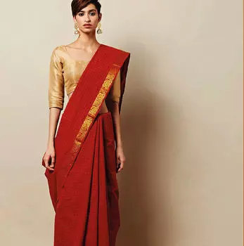 Красное сари с золотистой каймой, Theni Cotton Checked Saree with Zari Border, произв. MYINDIA