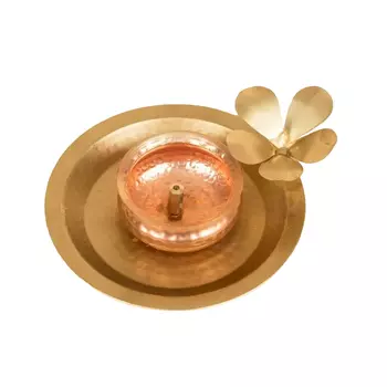 Лампа с декором в виде цветка, Hammered Flower Lamp, произв. Isha Life