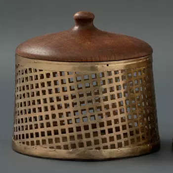 Маленькая круглая металлическая шкатулка с деревянной крышкой, Латунь, Wooden Small Brass Box, произв. John Molly Decor&Gifts