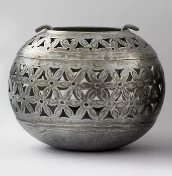 Маленький круглый металлический подсвечник, Цинк, Iron Zink Handi Small, произв. John Molly Decor&Gifts