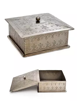 Металлическая квадратная шкатулка с гравировкой малая, Никель, Iron Square Box With Punching Nickel, произв. John Molly Decor&Gifts