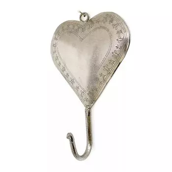 Металлический крючок в форме сердца с гравировкой, Никель, Iron Heart Hook With Punching Nickel, произв. John Molly Decor&Gifts
