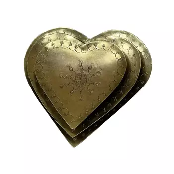 Набор металлических блюд в форме сердца с гравировкой (3 шт), Латунь, Iron Heart Pillar Plate Brass Set, произв. John Molly Decor&Gifts