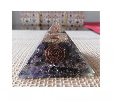 Оргонитовая Пирамида с Настоящими Аметистами, Real Amethyst Orgonite Pyramid, произв. Kalyan Puja