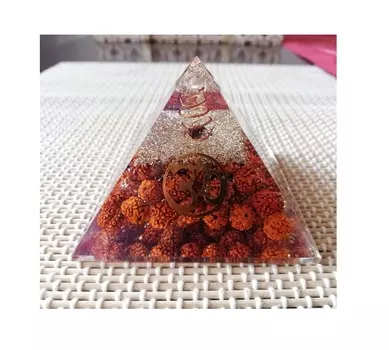 Оргонитовая Пирамида с Рудракшами, Rudraksha Orgonite Pyramid, произв. Kalyan Puja