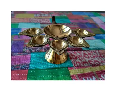 Панчмукхи Дипак из Латуни с Деревянной ручкой, Panchmukhi Deepak (Diya) Brass With Handle, произв. Kalyan Puja