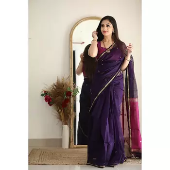 Тканое сари с каймой зари и кисточками, Women Zari Woven Saree with Tassels, произв. AJIO
