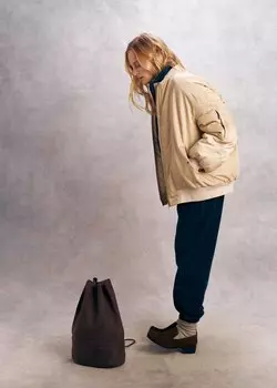 Утепленный бомбер объемного кроя NICEONE