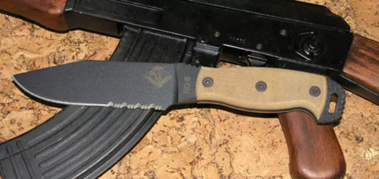 Нож с фиксированным клинком полусеррейторный Ontario RD6, сталь 5160, рукоять микарта, tan/black