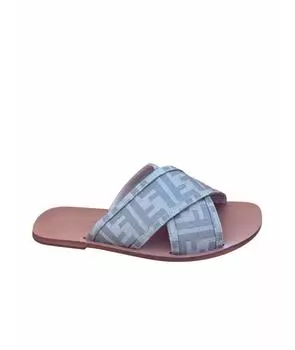 Шлепанцы