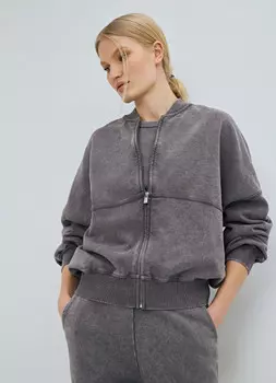 Бомбер с эффектом стирки, Серый