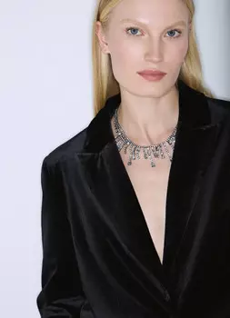 Колье, Черный