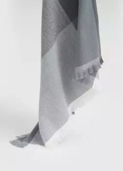 Платок в клетку, Серый