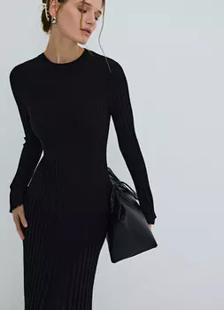 Расклёшенное платье в рубчик, Черный