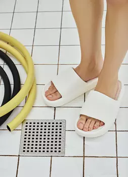 Шлёпанцы, Белый