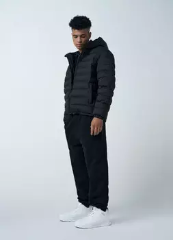 Ультралёгкая куртка с капюшоном, Черный