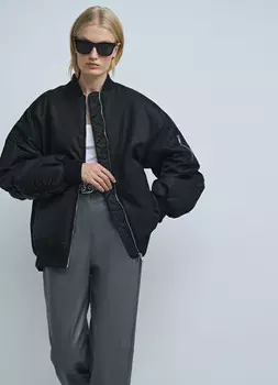 Утеплённый бомбер, Черный