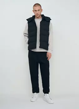 Утеплённый жилет с бесшовной стёжкой, Черный