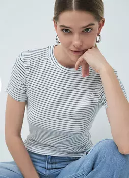 Узкая футболка в рубчик, Белый