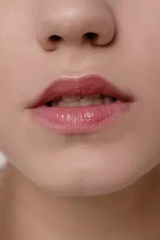 Бальзам для губ "Багровая роза" SHAISHAISHAI Sun Kissed Plumping Lip Balm 4g (07) CRIMSON ROSE