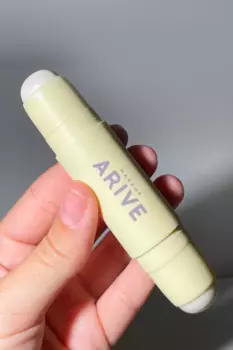 Двойной стик-хайлайтер Arive Makeup Duo Highlighter Stick Soft Matte&Dewy [01 Pearl] 10,8g