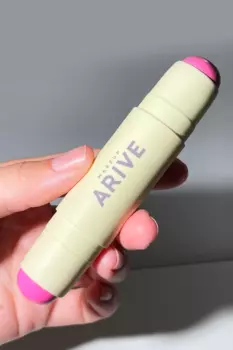 Двойные румяна в стике Arive Makeup Duo Blush Stick Soft Matte&Dewy [04 Bubbly Pink] 10,8g
