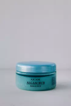 Скраб с эфирными маслами "Баланс и Восстановление" GUAM ALGASCRUB 300 мл