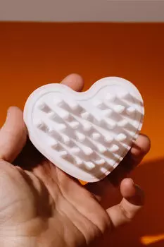 Массажер для головы MIAMITATS AESTHETIC GIRL Soft heart