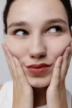 Матовый бальзам-аксессуар для губ BRAYE Lipsleek Blur [05 Hardy] 3,2g