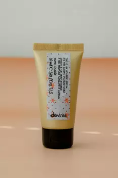 Невидимая сыворотка для небрежного стайлинга с сатиновым блеском DAVINES More Inside Invisible Serum 50ml