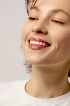 Оттеночный бальзам для губ c нежной текстурой CORALHAZE Hydrating & Volumizing Lip Fondue [06 Essential] 2g