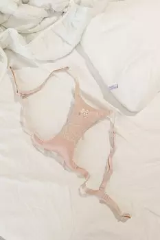 Подушка для зоны декольте против заломов и морщин цвет бежевый Beauty Sleep