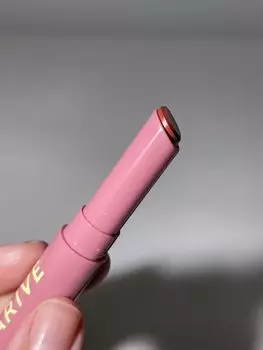 Увлажняющая помада Arive Makeup Balm Lipstick [08 Black Tea] 2g