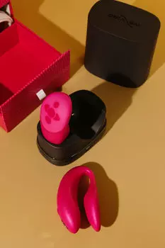 Идеальный вибратор для пар розовый We-Vibe Chorus