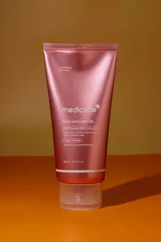 Восстанавливающий гель-бустер с пептидами и ПДРН medicube PDRN Booster Gel 300ml