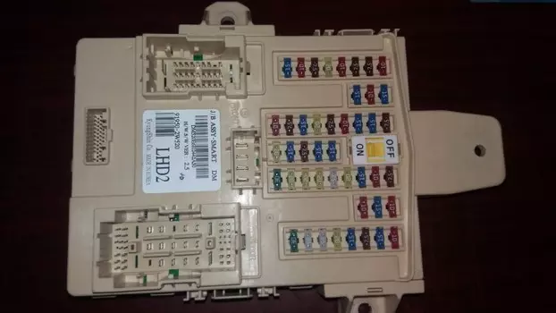 Блок внутренних предохранителей для Hyundai Grand Santa Fe (2012 - 2018)